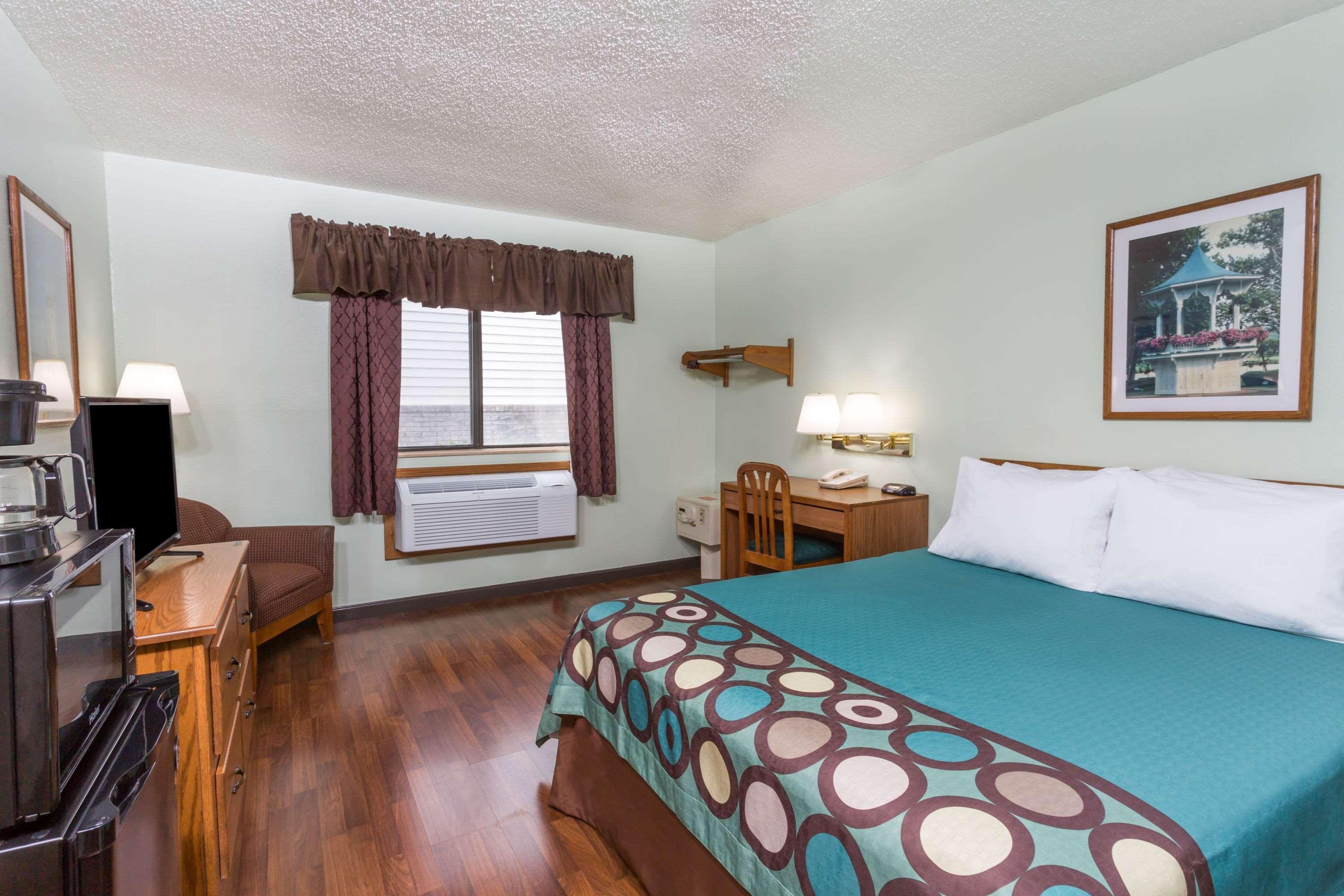 Super 8 By Wyndham Pt Pleasant Area Hotel Gallipolis