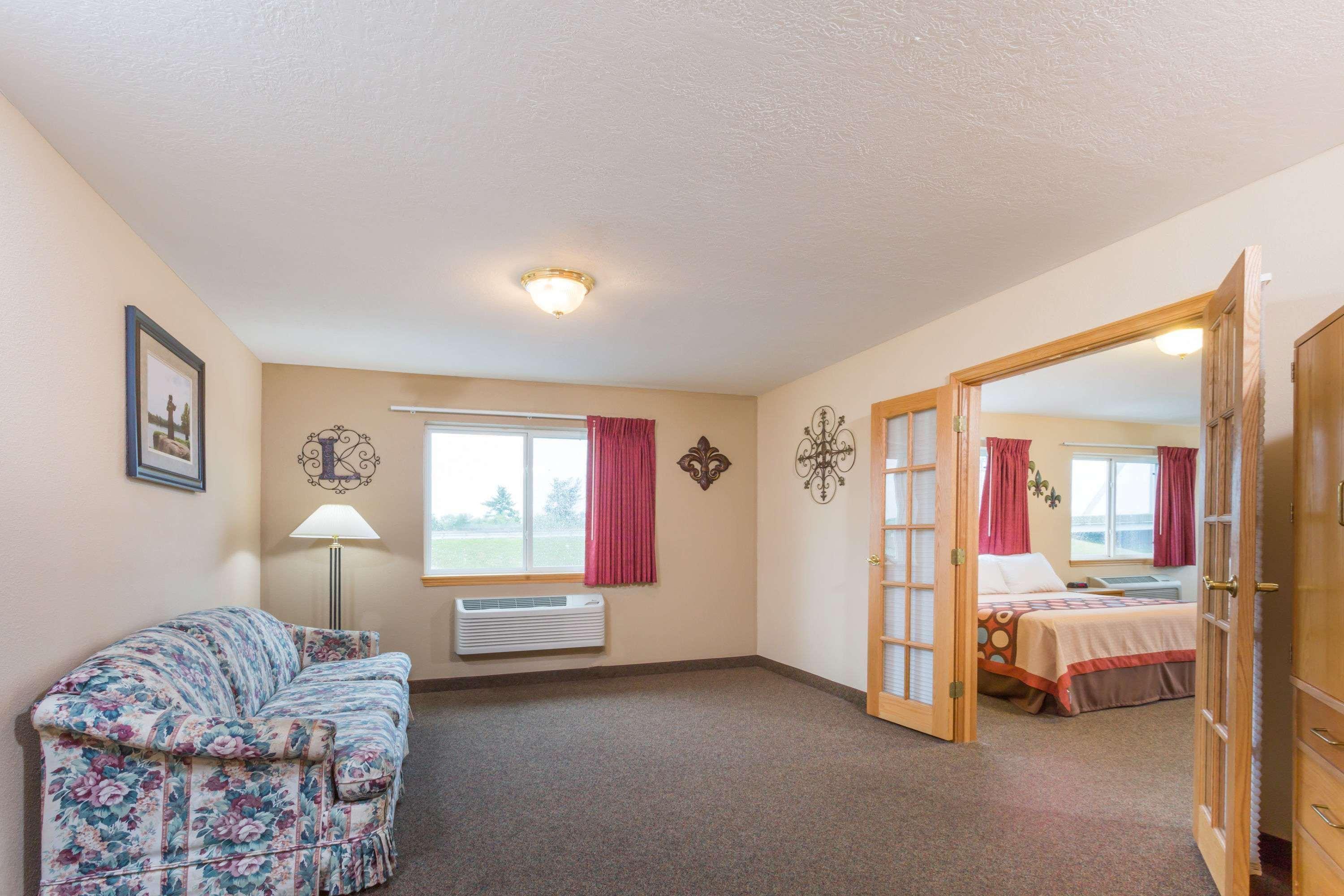 Super 8 By Wyndham Pt Pleasant Area Gallipolis
